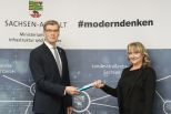 Die beiden AdV-Vorsitzenden bei der &Uuml;bergabe des Staffelstabes.